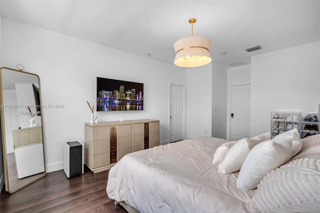 待售: $1,140,000 (4 贝兹, 3 浴室, 2391 平方英尺)