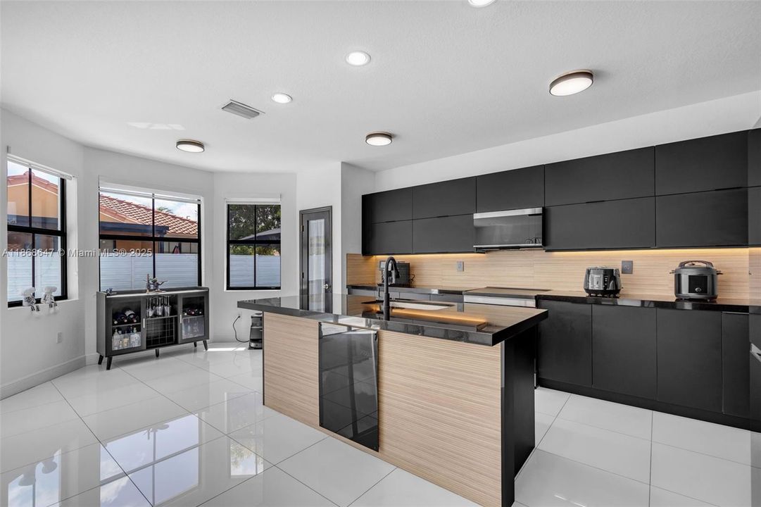 待售: $1,140,000 (4 贝兹, 3 浴室, 2391 平方英尺)