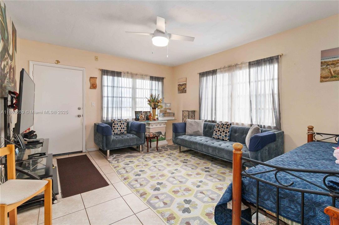 En Venta: $169,000 (2 camas, 1 baños, 953 Pies cuadrados)