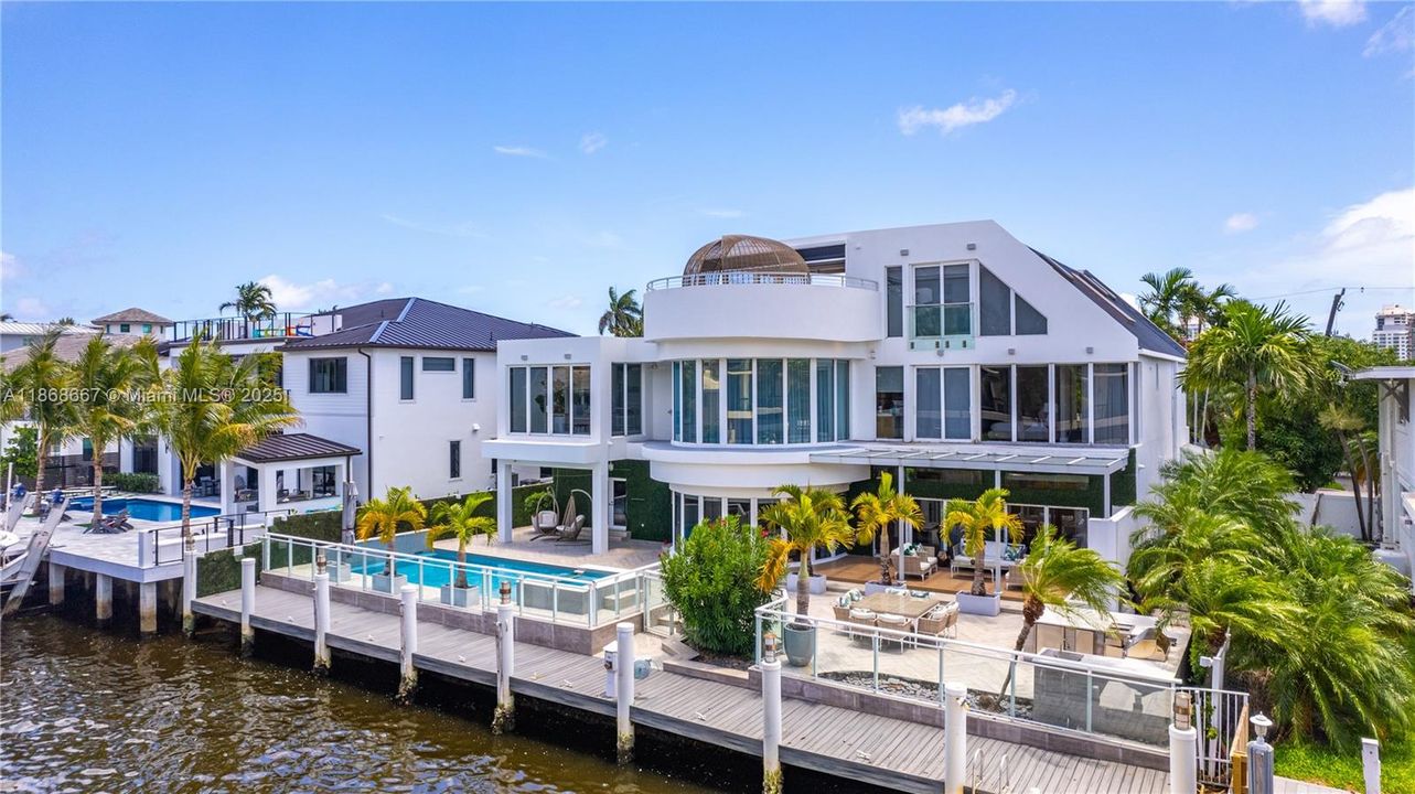 出租: $46,000 (7 贝兹, 8 浴室, 7325 平方英尺)