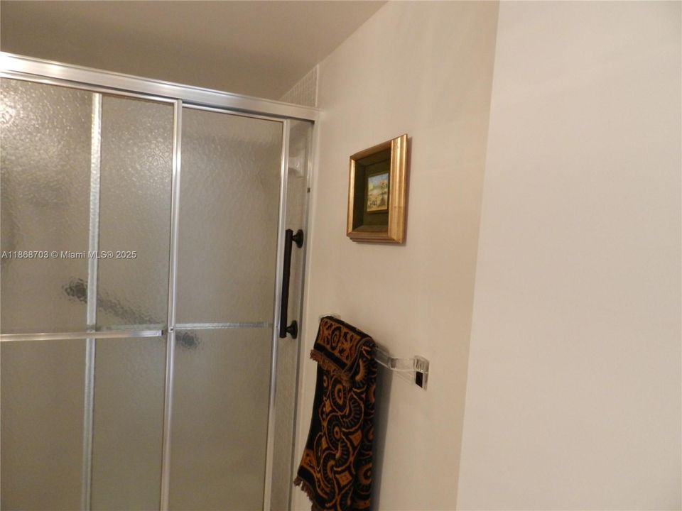 Activo con contrato: $135,000 (2 camas, 2 baños, 1100 Pies cuadrados)