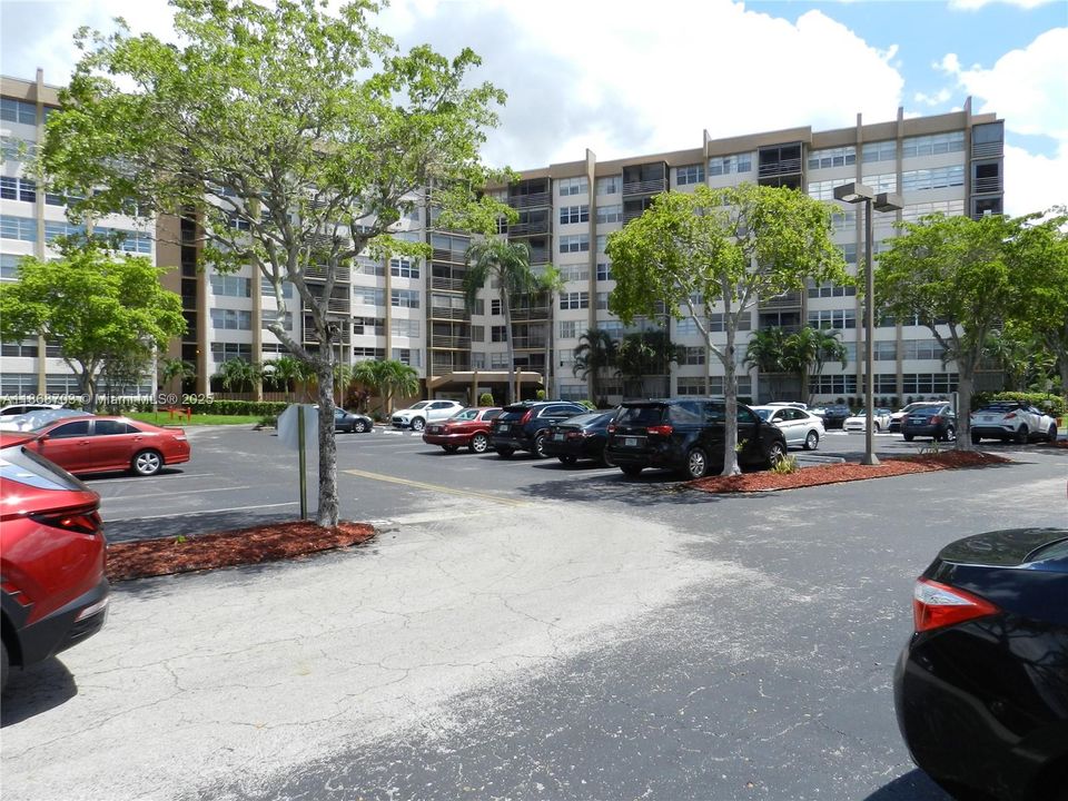 Activo con contrato: $135,000 (2 camas, 2 baños, 1100 Pies cuadrados)