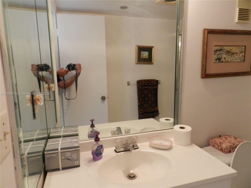 Activo con contrato: $135,000 (2 camas, 2 baños, 1100 Pies cuadrados)