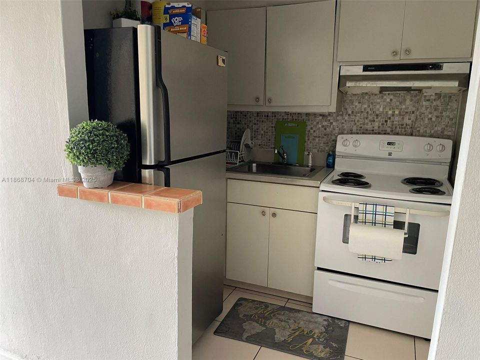 待售: $189,000 (0 贝兹, 1 浴室, 433 平方英尺)