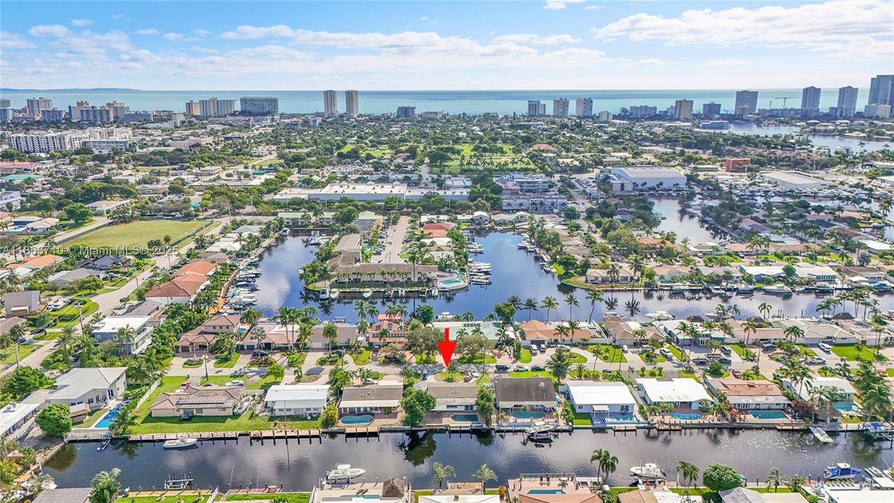 合同活跃: $1,200,000 (3 贝兹, 2 浴室, 1869 平方英尺)