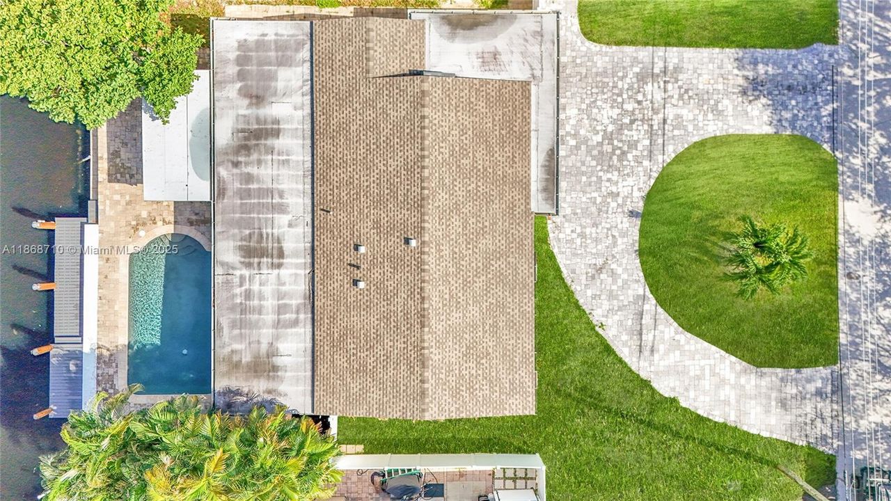 合同活跃: $1,200,000 (3 贝兹, 2 浴室, 1869 平方英尺)