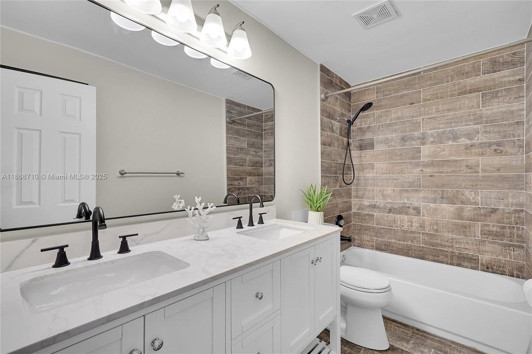 合同活跃: $1,200,000 (3 贝兹, 2 浴室, 1869 平方英尺)