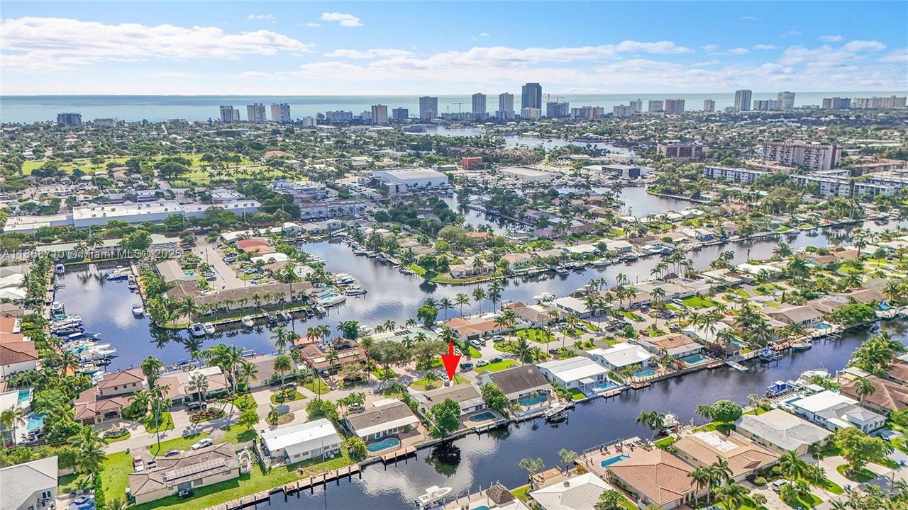 合同活跃: $1,200,000 (3 贝兹, 2 浴室, 1869 平方英尺)