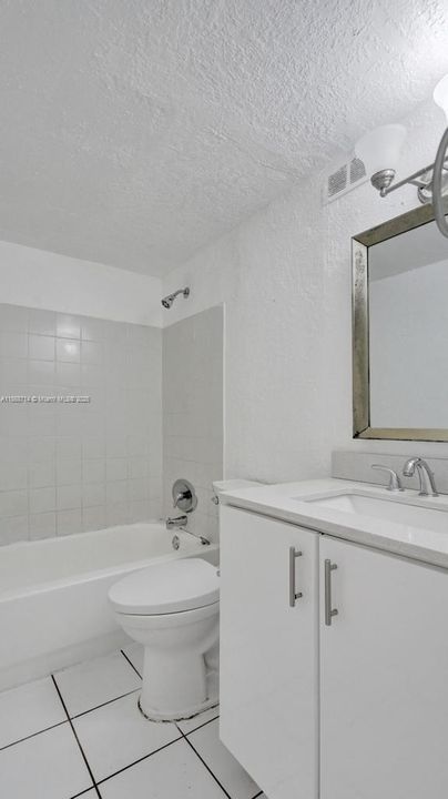 Active With Contract: $185,000 (1 beds, 1 baths, 710 Square Feet)
