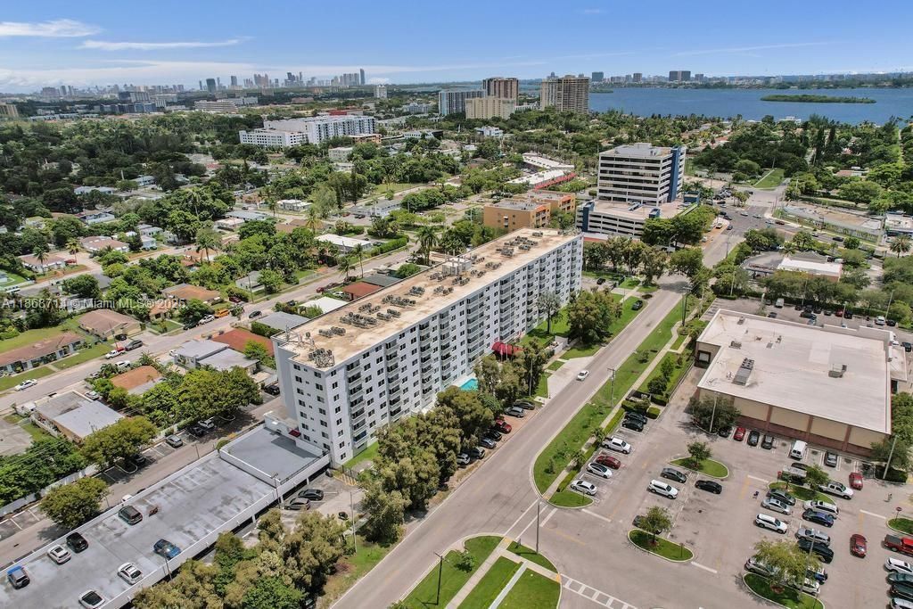 Active With Contract: $185,000 (1 beds, 1 baths, 710 Square Feet)