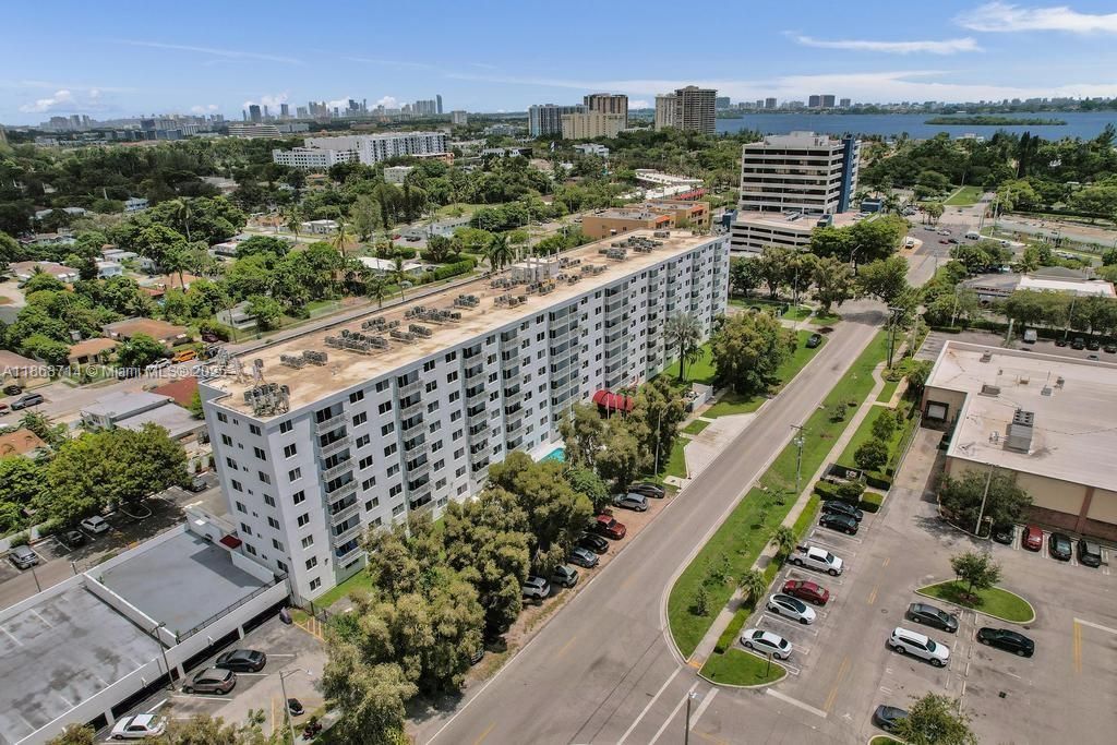 Active With Contract: $185,000 (1 beds, 1 baths, 710 Square Feet)