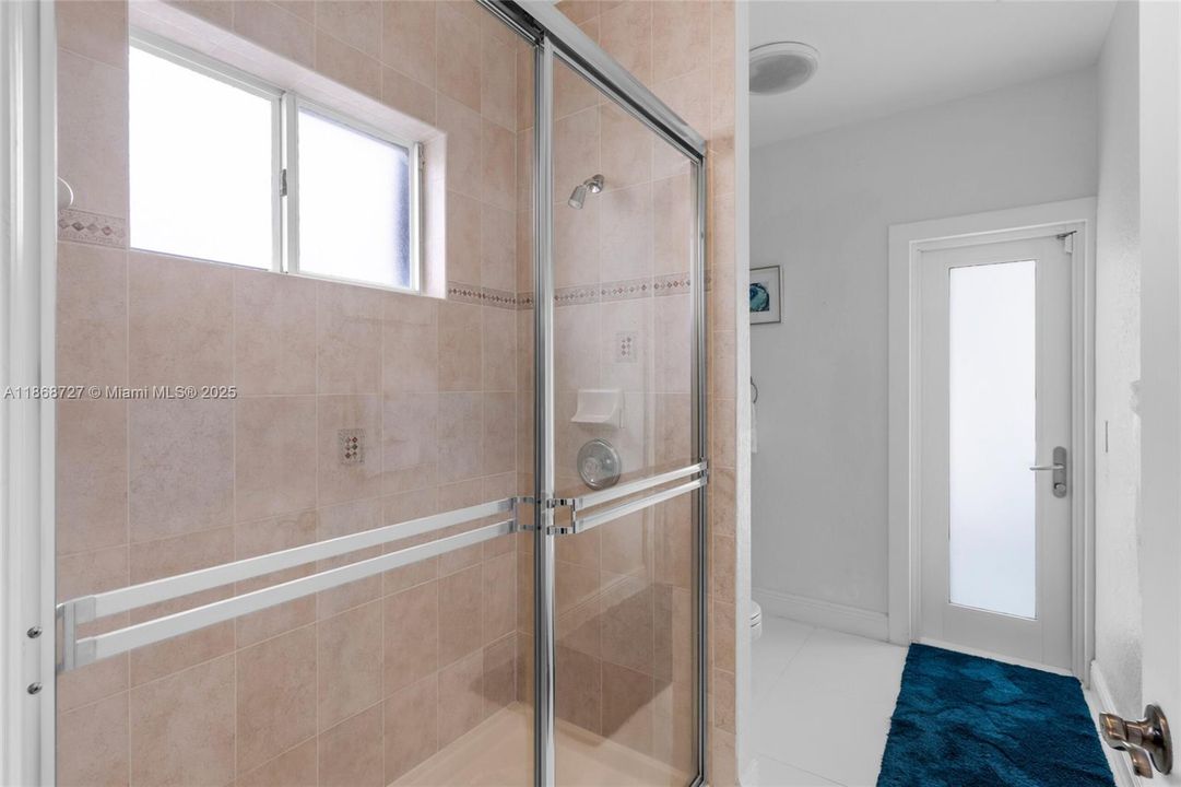 出租: $6,500 (4 贝兹, 3 浴室, 2496 平方英尺)