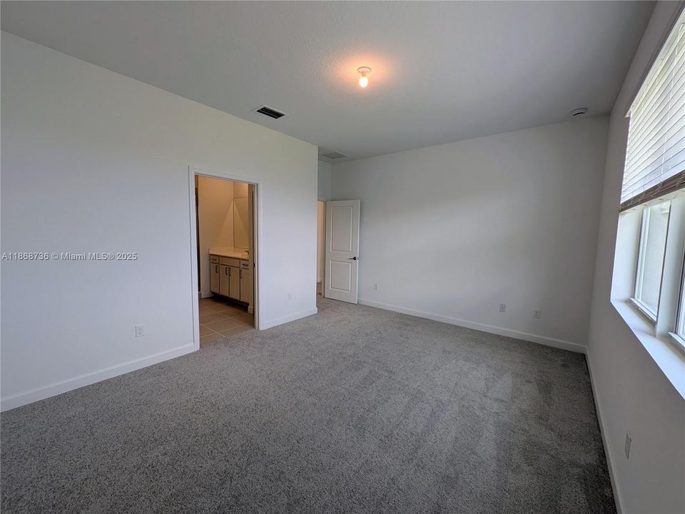 Недавно арендовано: $2,300 (3 спален, 2 ванн, 1635 Квадратных фут)