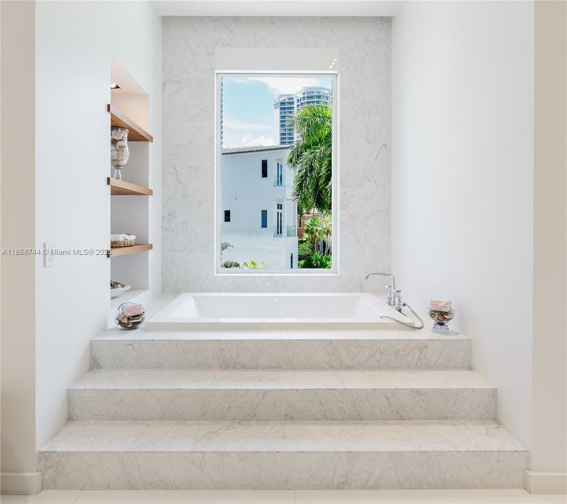 For Rent: $70,000 (6 beds, 7 baths, 6932 Square Feet)