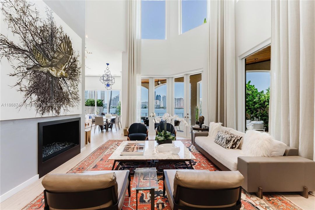 For Rent: $70,000 (6 beds, 7 baths, 6932 Square Feet)