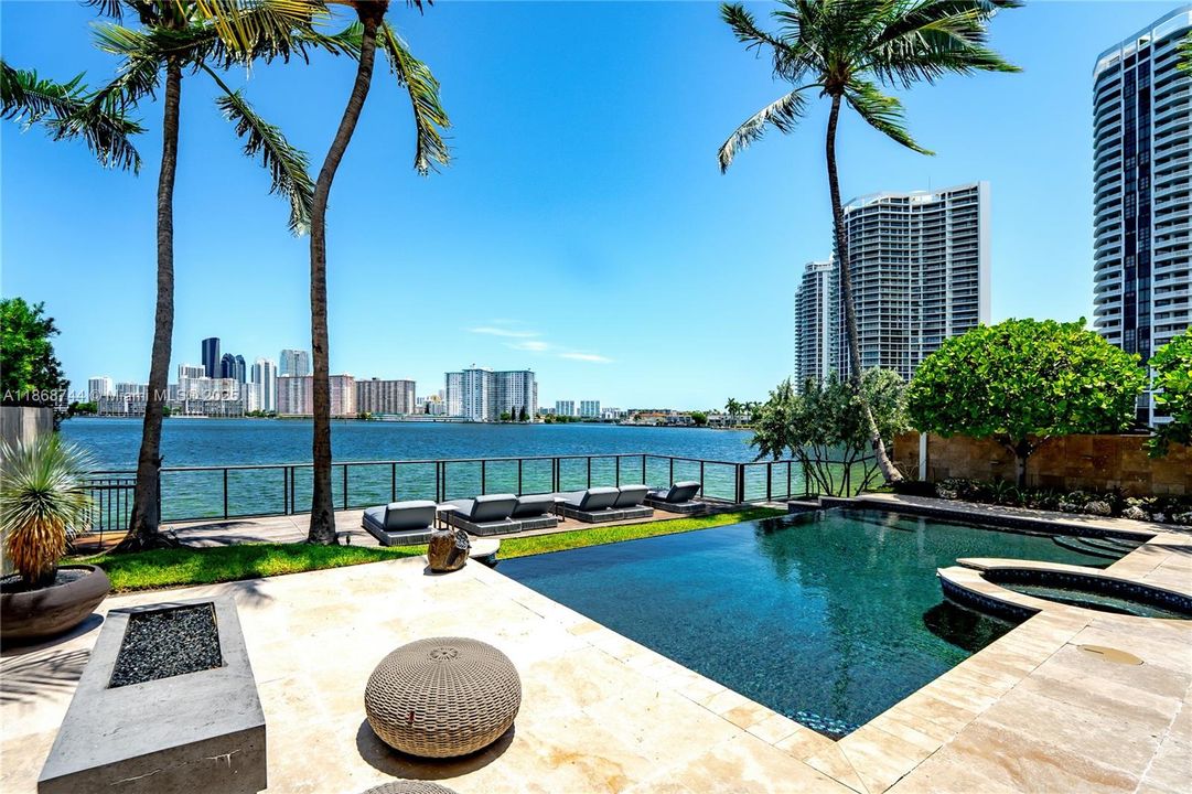 For Rent: $70,000 (6 beds, 7 baths, 6932 Square Feet)