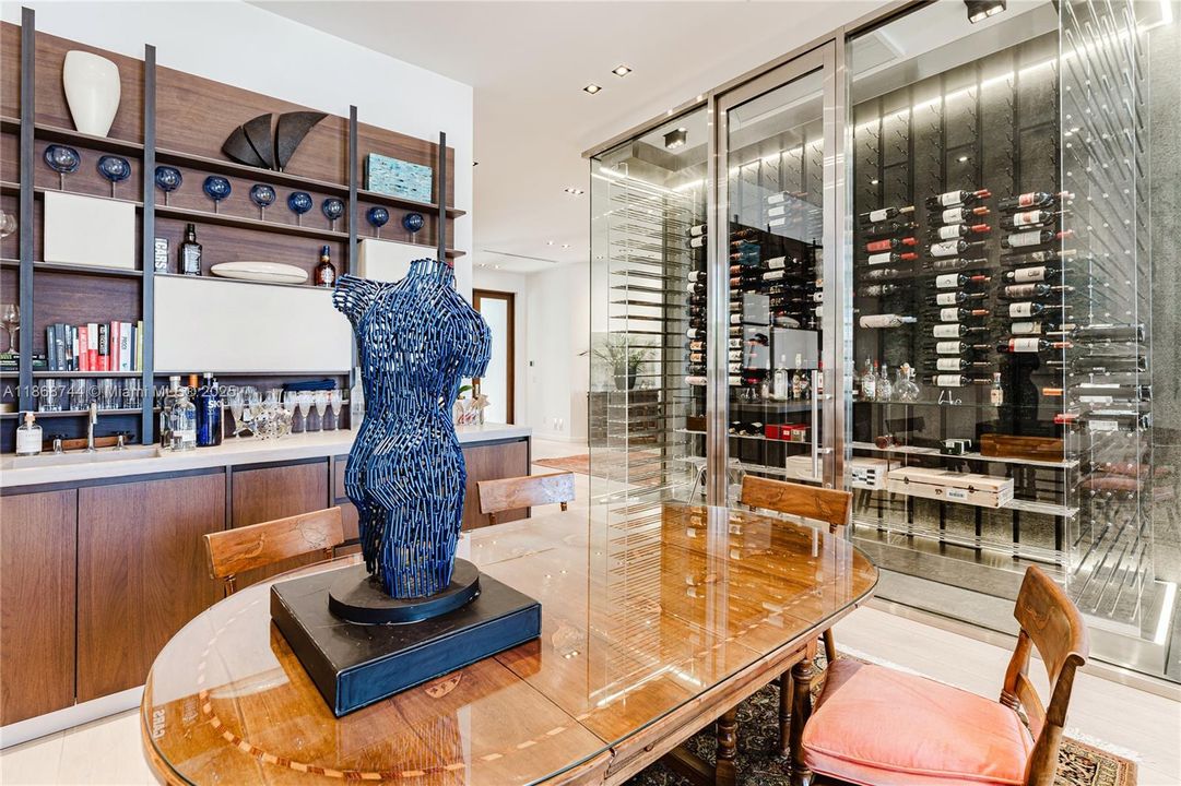 For Rent: $70,000 (6 beds, 7 baths, 6932 Square Feet)