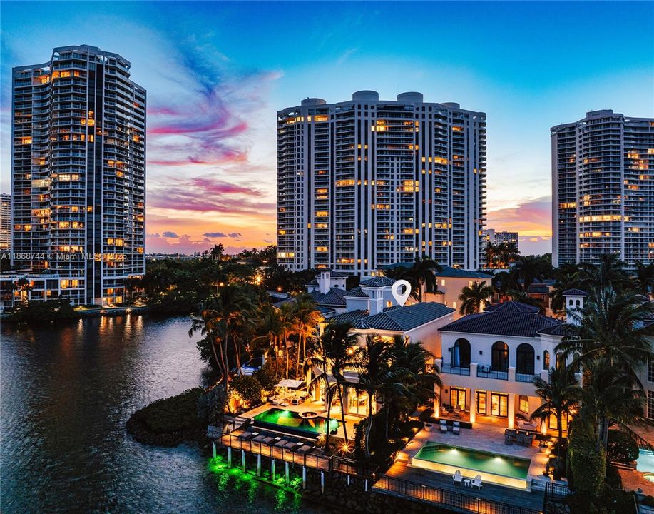 For Rent: $70,000 (6 beds, 7 baths, 6932 Square Feet)