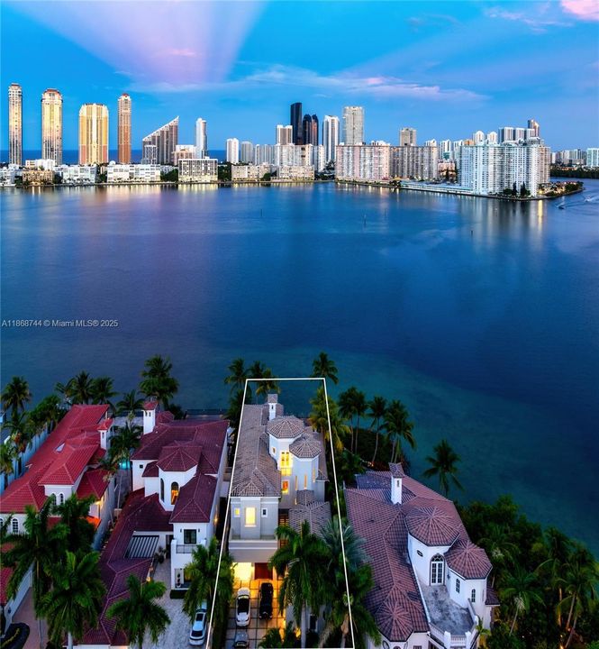 For Rent: $70,000 (6 beds, 7 baths, 6932 Square Feet)