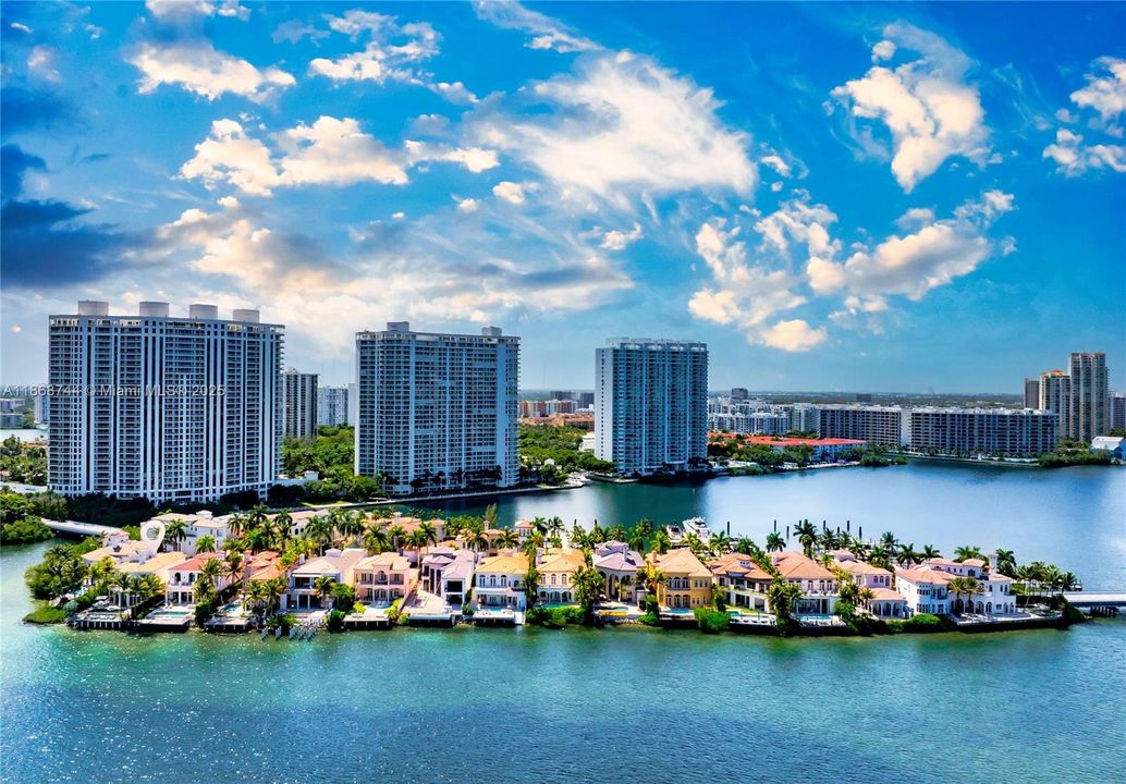 For Rent: $70,000 (6 beds, 7 baths, 6932 Square Feet)