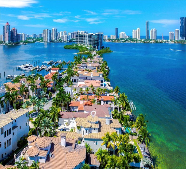 For Rent: $70,000 (6 beds, 7 baths, 6932 Square Feet)