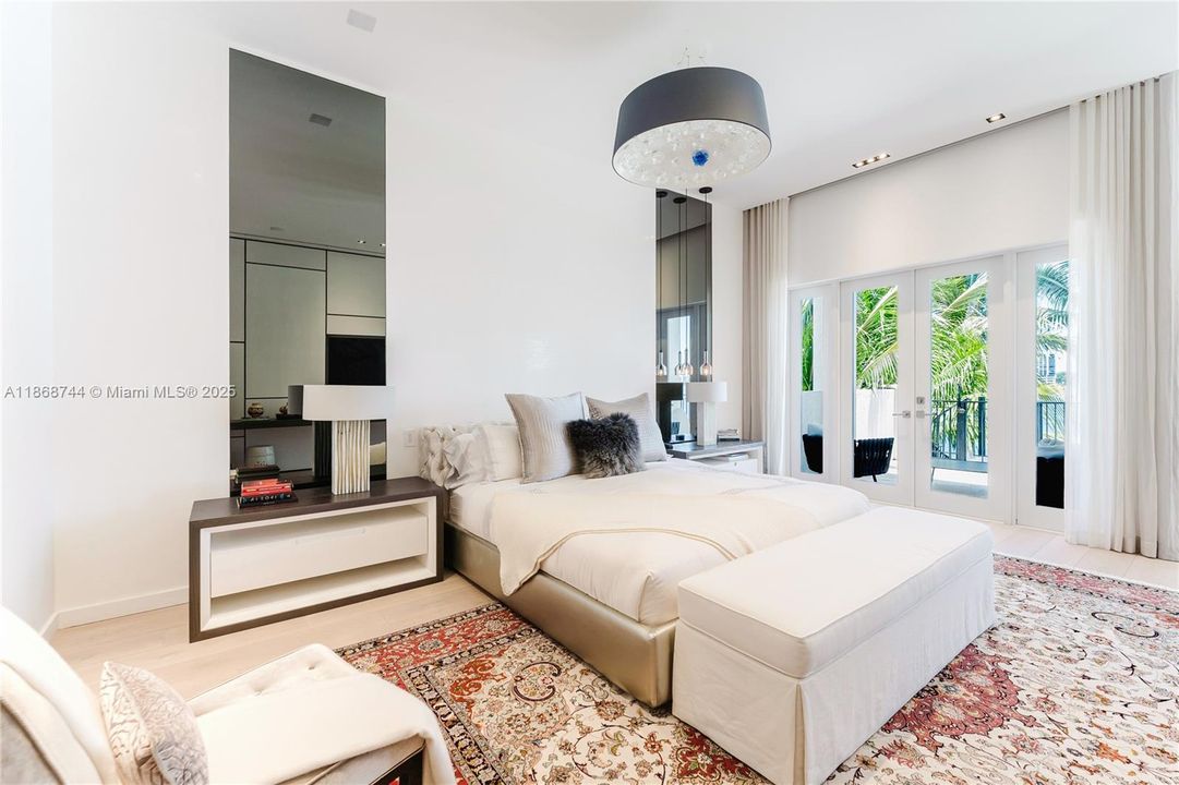 For Rent: $70,000 (6 beds, 7 baths, 6932 Square Feet)