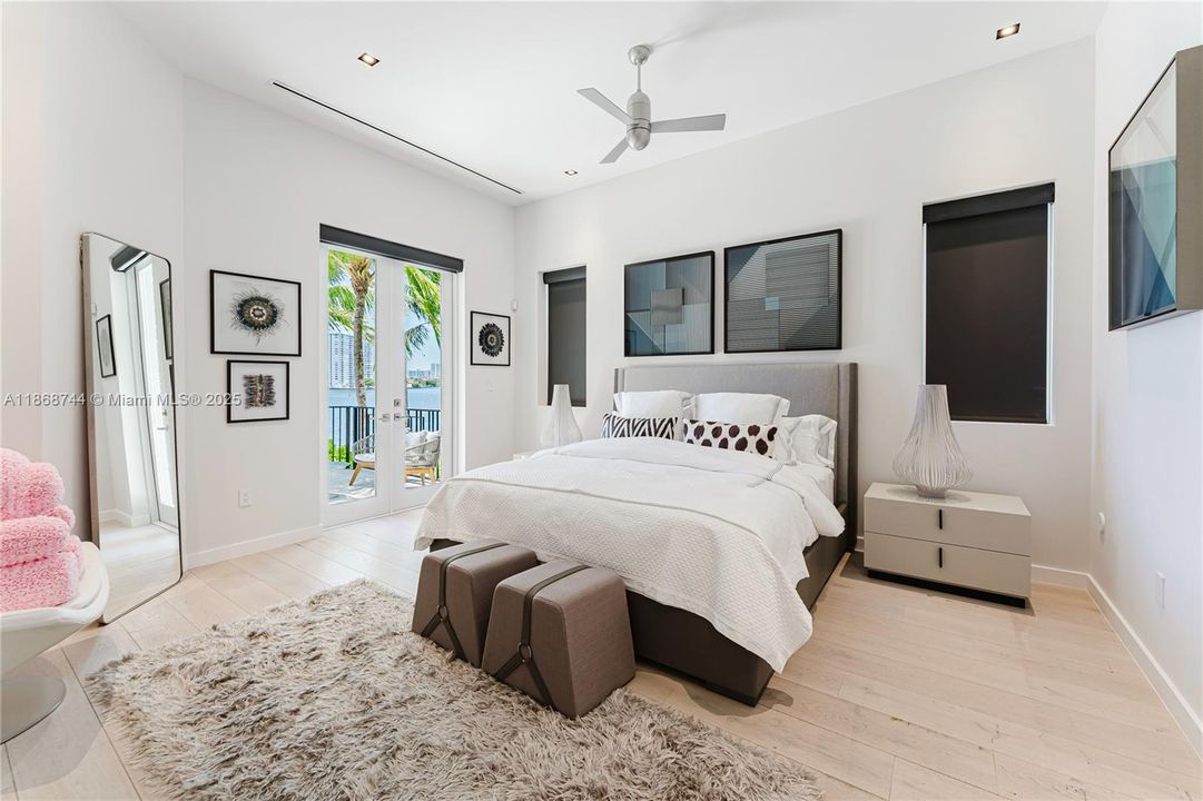 For Rent: $70,000 (6 beds, 7 baths, 6932 Square Feet)