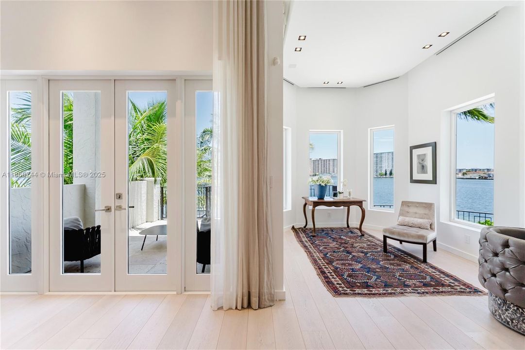 For Rent: $70,000 (6 beds, 7 baths, 6932 Square Feet)