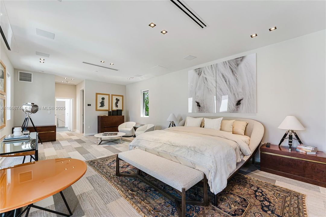 For Rent: $70,000 (6 beds, 7 baths, 6932 Square Feet)