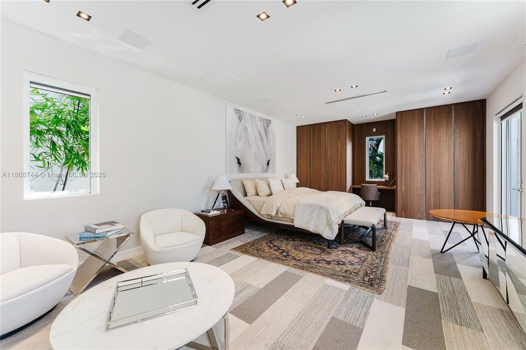 For Rent: $70,000 (6 beds, 7 baths, 6932 Square Feet)