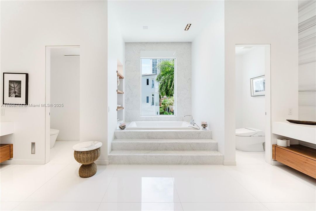 For Rent: $70,000 (6 beds, 7 baths, 6932 Square Feet)