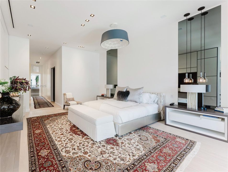 For Rent: $70,000 (6 beds, 7 baths, 6932 Square Feet)