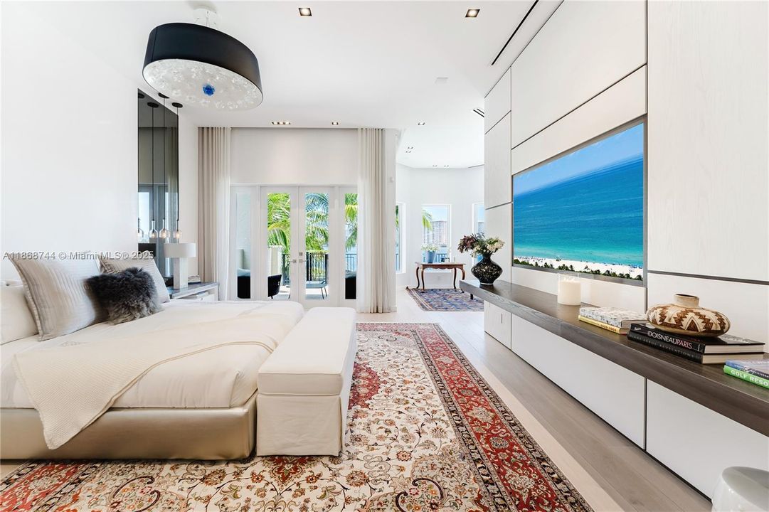 For Rent: $70,000 (6 beds, 7 baths, 6932 Square Feet)