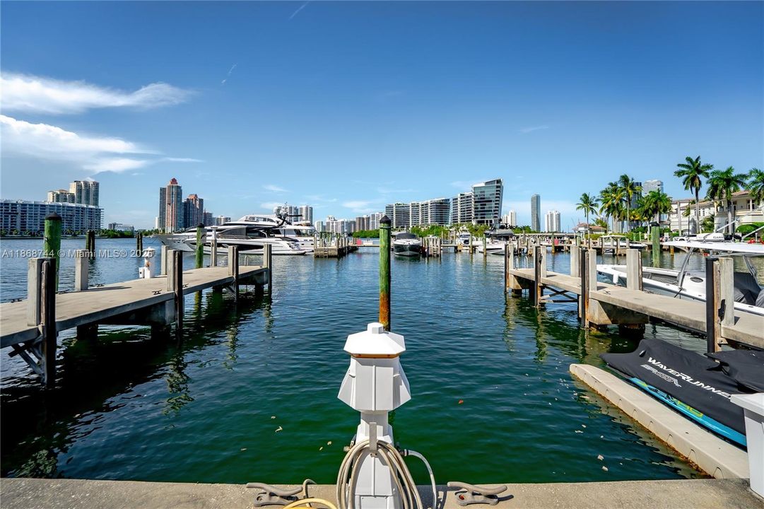 For Rent: $70,000 (6 beds, 7 baths, 6932 Square Feet)