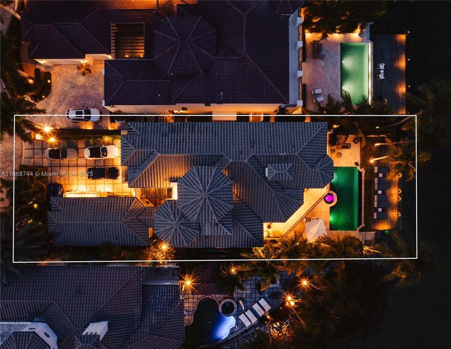 For Rent: $70,000 (6 beds, 7 baths, 6932 Square Feet)