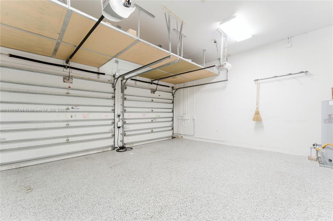 For Rent: $70,000 (6 beds, 7 baths, 6932 Square Feet)