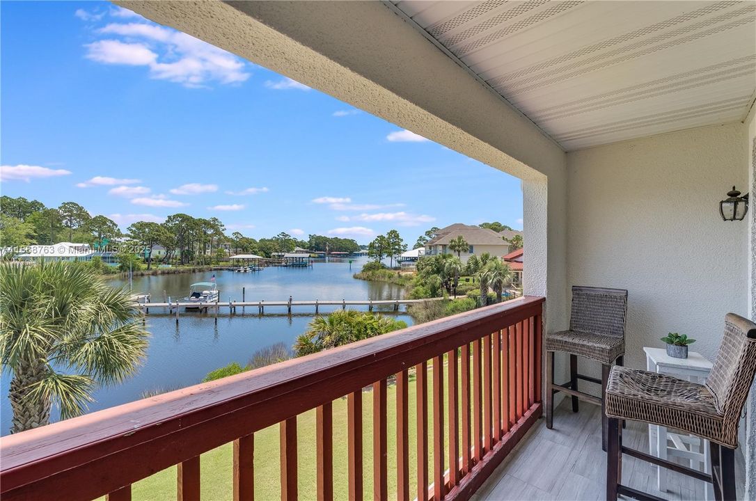 На продажу: $425,000 (3 спален, 3 ванн, 1322 Квадратных фут)