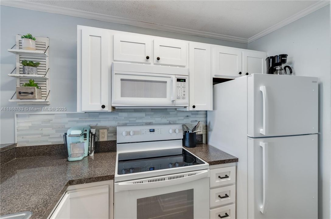 На продажу: $425,000 (3 спален, 3 ванн, 1322 Квадратных фут)