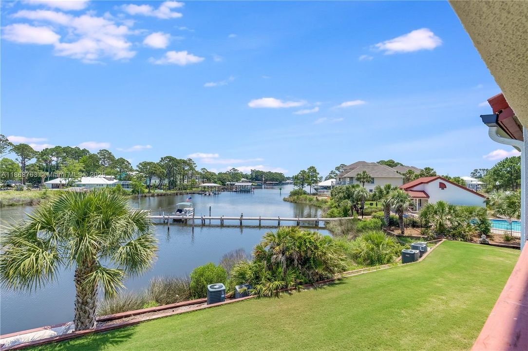 На продажу: $425,000 (3 спален, 3 ванн, 1322 Квадратных фут)