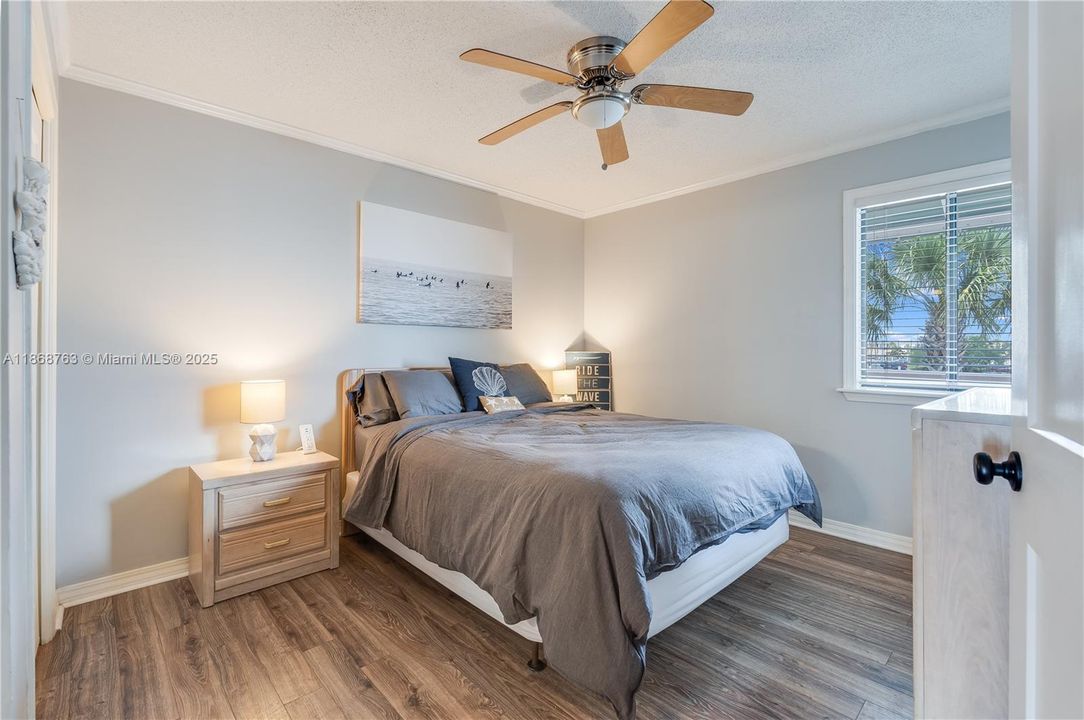 3 beds + 3 baths - sleeps 8!