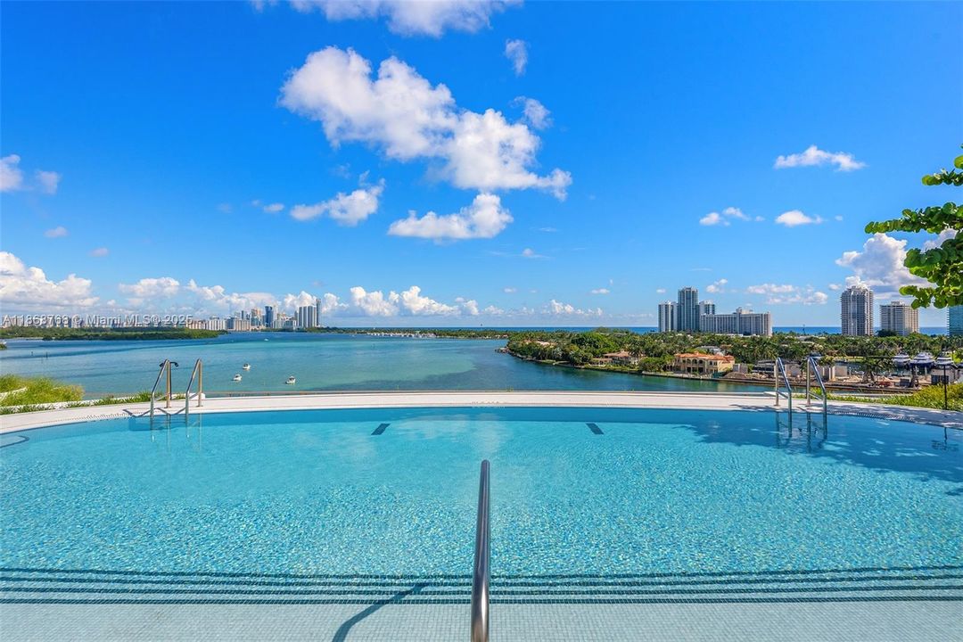 For Sale: $3,599,999 (2 beds, 3 baths, 2046 Square Feet)