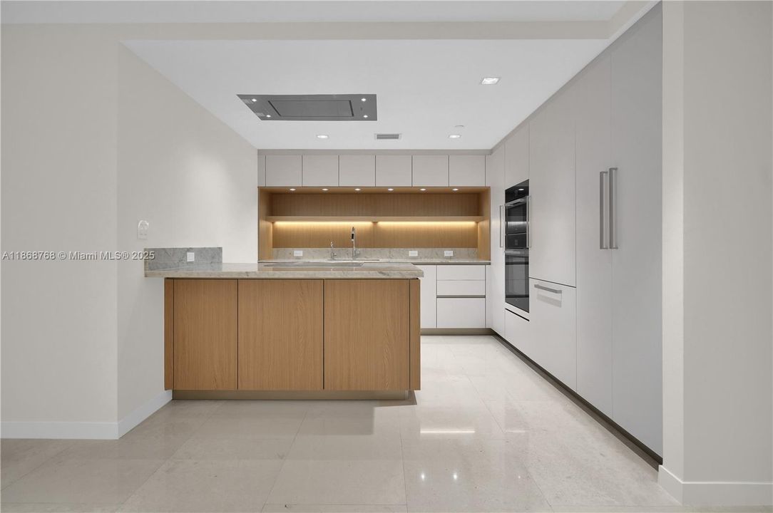 For Sale: $3,599,999 (2 beds, 3 baths, 2046 Square Feet)