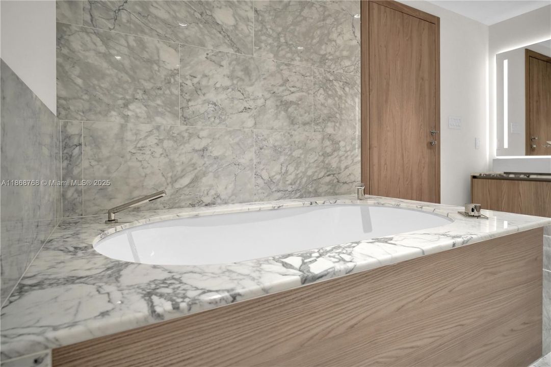 For Sale: $3,599,999 (2 beds, 3 baths, 2046 Square Feet)