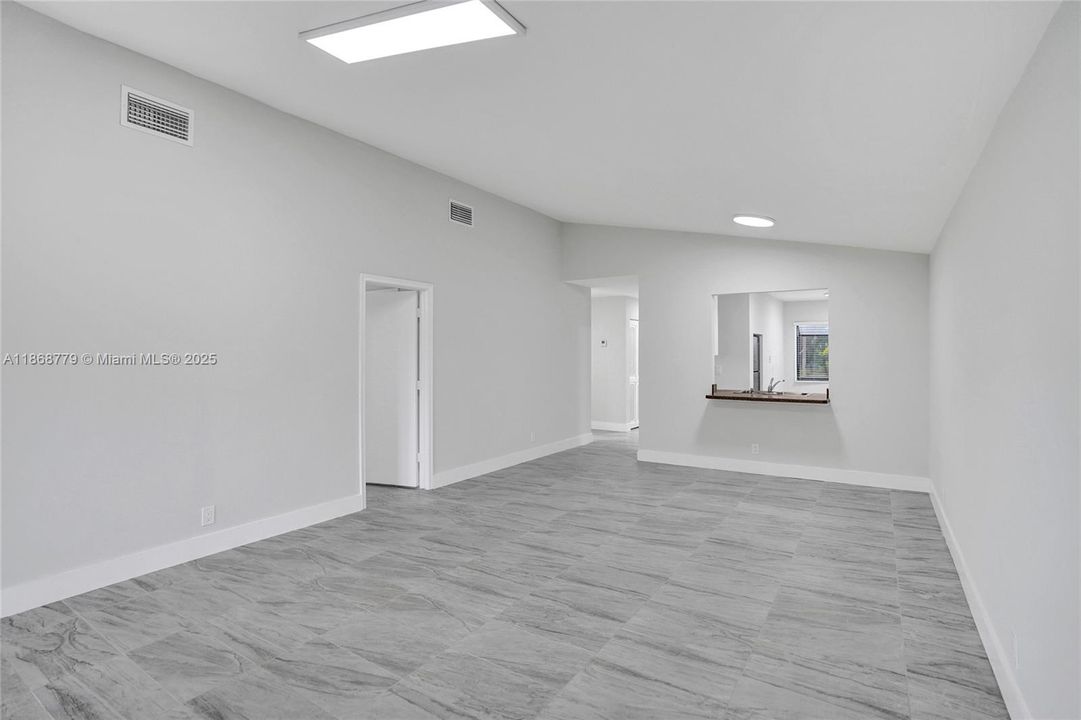 Recently Rented: $2,700 (2 beds, 2 baths, 1444 Square Feet)