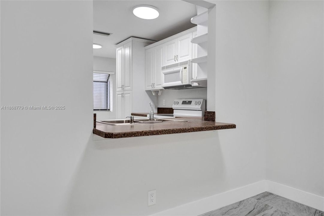 Recently Rented: $2,700 (2 beds, 2 baths, 1444 Square Feet)