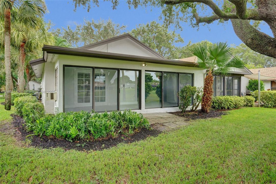 Recently Rented: $2,700 (2 beds, 2 baths, 1444 Square Feet)