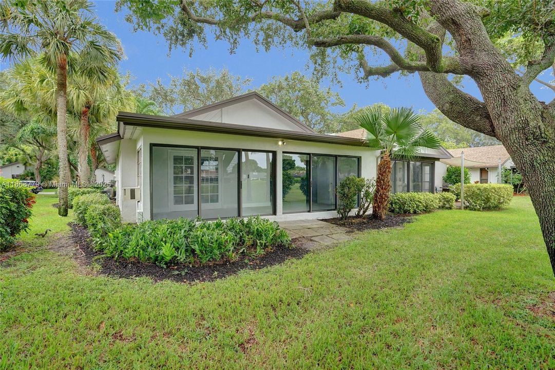 Recently Rented: $2,700 (2 beds, 2 baths, 1444 Square Feet)