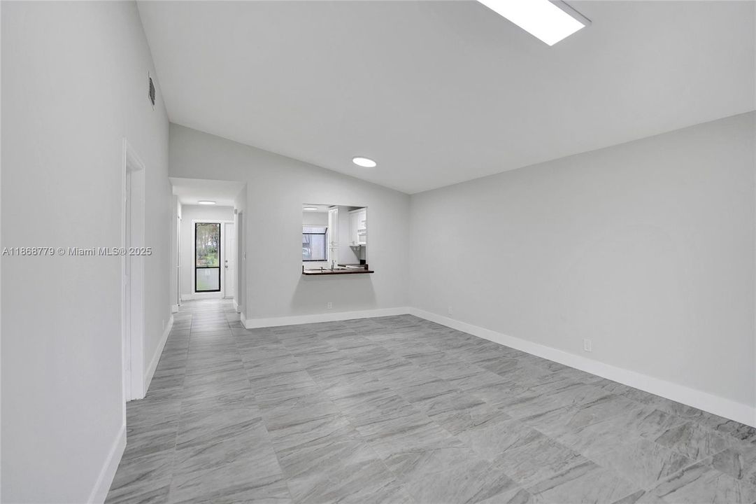 Recently Rented: $2,700 (2 beds, 2 baths, 1444 Square Feet)