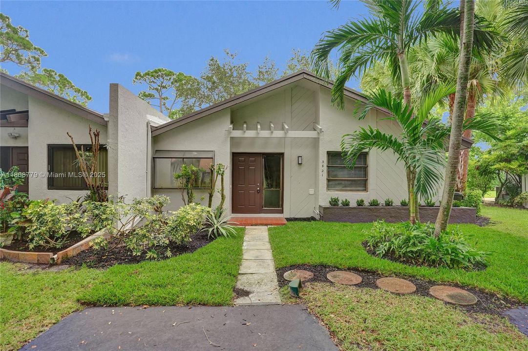 Recently Rented: $2,700 (2 beds, 2 baths, 1444 Square Feet)