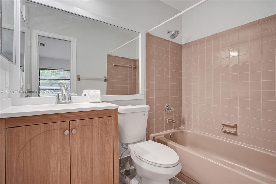 Recently Rented: $2,700 (2 beds, 2 baths, 1444 Square Feet)